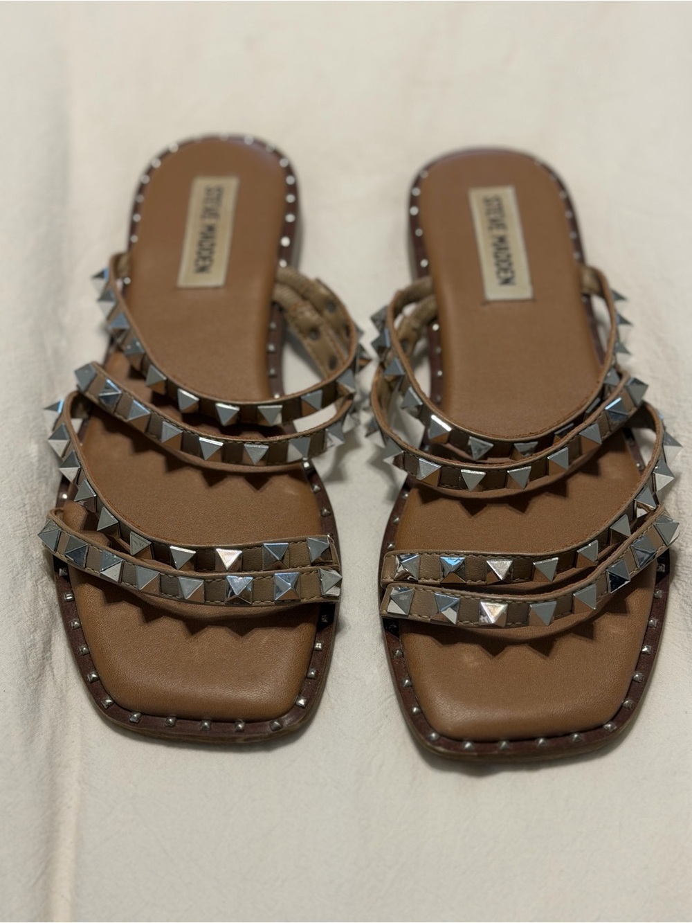 Steve Madden Tan Pointed Studded Slide Sandals Minimal City Chic Sz 7.5